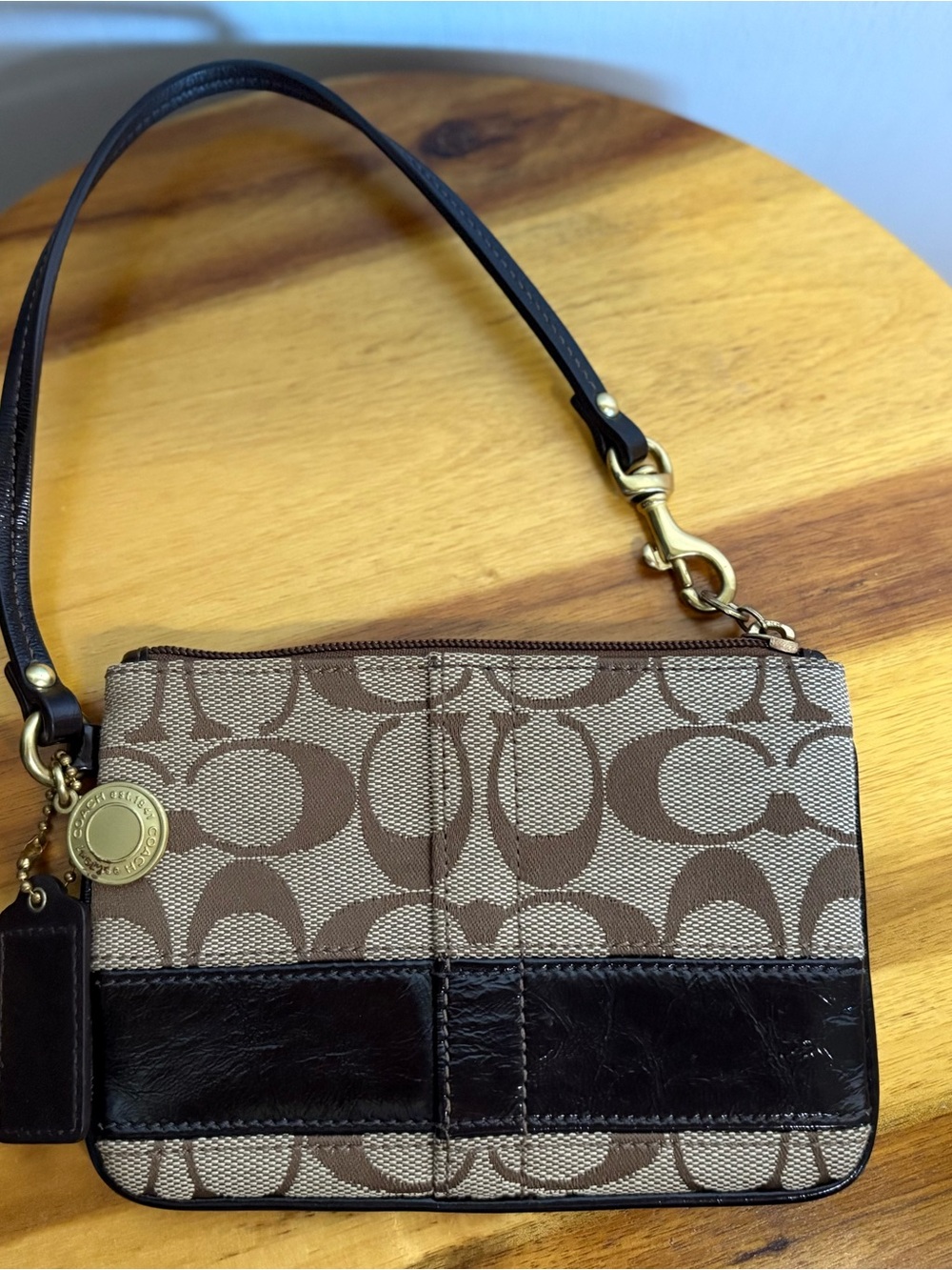 Coach Signature Pattern Wristlet Leather Stripe & Handle Bag 2 Charms Preppy